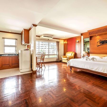 Studio Suite By Royal Ivory Nana Бангкок Экстерьер фото