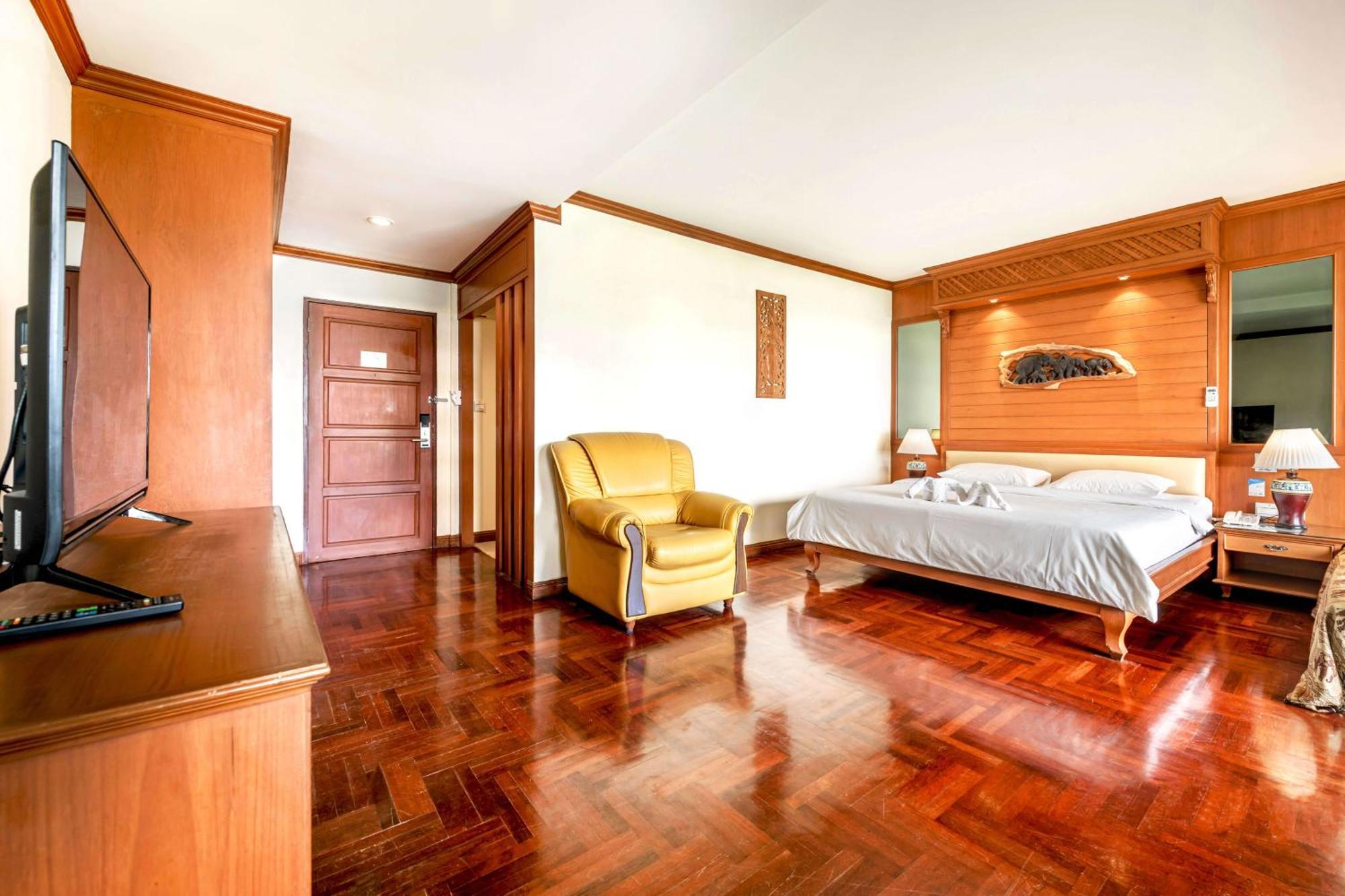 Studio Suite By Royal Ivory Nana Бангкок Экстерьер фото